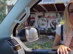 Verga grande, Rubia, Mamada, Coche, Engañando, Sexo duro, Masturbación