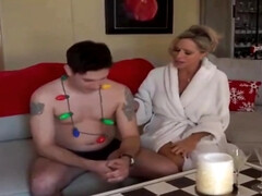 Grote mammen, Pijpbeurt, Compilatie, Erotisch, Handbeurt, Masturbatie, Rijpe lesbienne, Moeder die ik wil neuken