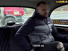 Amateur, Gros seins, Voiture, Rondelette, Européenne, Fétiche, De plein air, Réalité