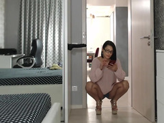 Gros seins, Brunette brune, Fétiche des pieds, Talons, Mère que j'aimerais baiser, Solo, Vibromasseur, Webcam