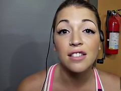 Mofos  Teen gets some dick after her workout
