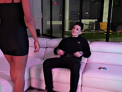 Amateur, Nana, Noire, Noir ébène, Léchez, Strapon, Tatouage, Nénés