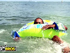 Пляж, Большая жопа, Член, Черненькие, Хд, Межрасовый секс, Чудовищные размеры, На публике