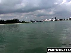 Anal, Grosse bite, Sucer une bite, Hd, Orgasme, Petite femme, Public, Adolescente