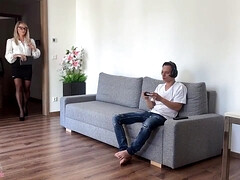 Любители, Большая жопа, Блондинки, Минет, Сперма во рту, Семяизвержение, Каблуки, Итальянки