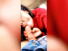 Sucer une bite, Brunette brune, Voiture, Branlette thaïlandaise