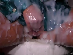 デカパイ, ディルド, のぞき穴, オナニー, 天然, 穴開きパンティ, サテン, フェラする