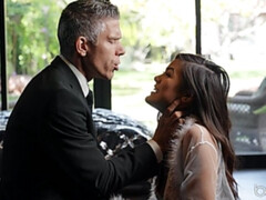 Азиатки, Брюнетки, Доминирование, Затыкание рта, Натуральные сиськи, Бассейн, Жесткий секс, Короткая стрижка