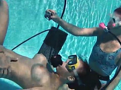 Mamada, Europeo, Pajear, Sexo duro, Al aire libre, Público, Trio, Bajo el agua