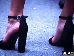 フェラチオ, 茶髪の, 中出し, 顔射, 異人種間, 馬乗り, おもらし, オッパイの