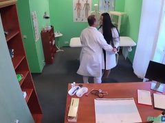 69, Amateur, Sucer une bite, Médecin, En levrette, Doigter, Bureau, Chatte