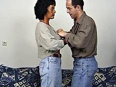 Sucer une bite, Brunette brune, Tir de sperme, Allemand, Branlette thaïlandaise, Hard, Mature, Mère que j'aimerais baiser