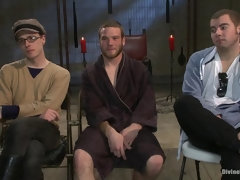 Anaal, Bondage discipline sadomasochisme, Naakte man aangeklede vrouw, Dominante vrouw, Vingeren, Vernedering, Straf, Kut duiken