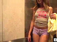 Любители, Колледж, Кончили внутрь, Эксгибиционист, Мастурбация, На публике, Молоденькие