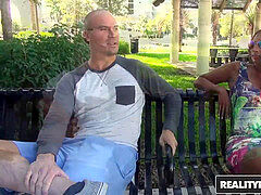 Sucer une bite, Éjaculation interne, Tir de sperme, Branlette thaïlandaise, Mère que j'aimerais baiser