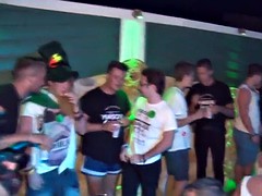 Leie, Party, Titten