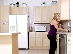 Кончили внутрь, Фетиш, Служанка, Милф, Сестра, Мачеха, Втроем, Униформа