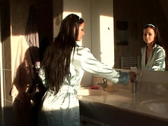 18 jahre, Tussi, Braunhaarige, Dildo, Milf, Pornostars, Dürr, Jungendliche (18+)