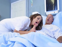 Большие сиськи, Минет, Брюнетки, Доктор, Натуральные сиськи, От первого лица, Втроем, Униформа