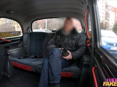 Tetas grandes, Botas, Británico, Estilo perrito, Corridas faciales, Lamidas, Al aire libre, Coño