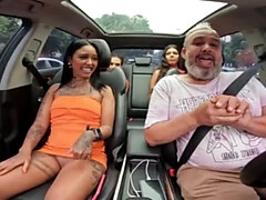Amateur, Cul, Noire, Brésilienne, Voiture, Conversation vulgaire, Seins naturels, Chatte