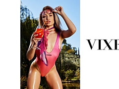 Arsch, Grosser schwanz, Blondine, Blasen, Hundestellung, Natürlichen titten, Dürr, Titten