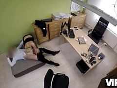 面接, 淫乱熟女, お金, オフィス, ショートヘア