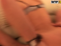 ブロンド, 大学生, 顔射, グループ, レズビアン, ピアス, 赤毛, タトゥー