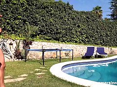 Tetas grandes, Mamada, Garganta profunda, Estilo perrito, Grupo, Lamidas, Al aire libre, Afeitado