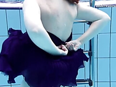 18 ans, Tchèque, Femelle, Petite femme, Piscine, Solo, Adolescente, Nénés