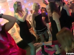フェラチオ, 着衣女と全裸男, イく瞬間, チン, 手コキする, 下着, オージー, フェラする
