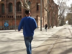 Girl gives head for her 15 minutes of fame