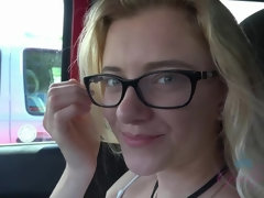 Amateur, Doigter, Orgasme, De plein air, Public, Nénés, Voyeur, Mouillée