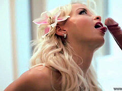 デカチン, フェラチオ, 着衣女と全裸男, 大学生, イく瞬間, 顔射, 淫乱熟女, フェラする