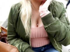 Arsch, Grosse titten, Blondine, Blasen, Handjob, Masturbation, Im freien, Öffentlich