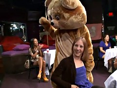 Enthousiasteling, Pijpbeurt, Naakte man aangeklede vrouw, Groep, Hardcore