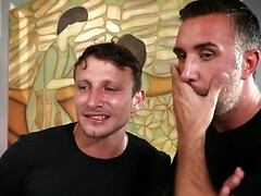 Grosse bite, Sucer une bite, Queue, Orgasme, Petite femme, Fessée, Plan cul à trois, Nénés