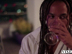 Grote lul, Pijpbeurt, Zwart, Hakken, Latijnse vrouw, Likken, Moeder die ik wil neuken, Natuurlijke tieten