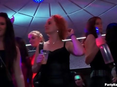 Verga grande, Rubia, Mamada, Morena, Bailar, Gafas, Montar, Intercambio de parejas