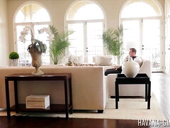Nana, Gros cul, Grosse bite, Brunette brune, Plantureuse, Tir de sperme, Actrice du porno, Jouets