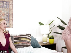 18 jaar, Grote mammen, Lesbisch, Likken, Moeder die ik wil neuken, Tepels, Kut duiken, Stiefmoeder