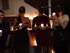 Grosse bite, Blonde, Brunette brune, Groupe, Branlette thaïlandaise, Orgasme, Tabou, Jouets