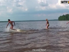 Blonde, Brunette brune, Collège université
