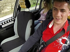 Arsch, Grosser arsch, Blondine, Blasen, Auto, Hundestellung, Handjob, Jungendliche (18+)