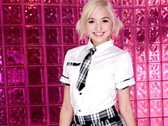 18 ans, Gros cul, Grosse bite, Blonde, Sucer une bite, Seins naturels, Adolescente, Nénés