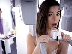 18, お尻, デカチン, フェラチオ, 茶髪の, バック, 自然山雀, ティーン