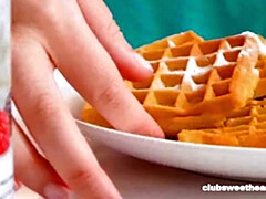 18 летние, Фетиш, Еда, Хд, Лесбиянка, Натуральные сиськи, Киски, Молоденькие