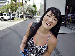 Gros seins, Sucer une bite, Brunette brune, En levrette, De plein air, Pov, Chatte