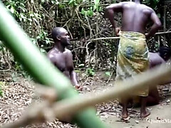 Afrikanisch, Schwarz, Geschnappt, Hundestellung, Schwarz, Flotter dreier, Nass, Ehefrau