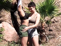 18 ans, Gros seins, En gros plan de très près, Noir ébène, Masturbation, De plein air, Adolescente, Nénés